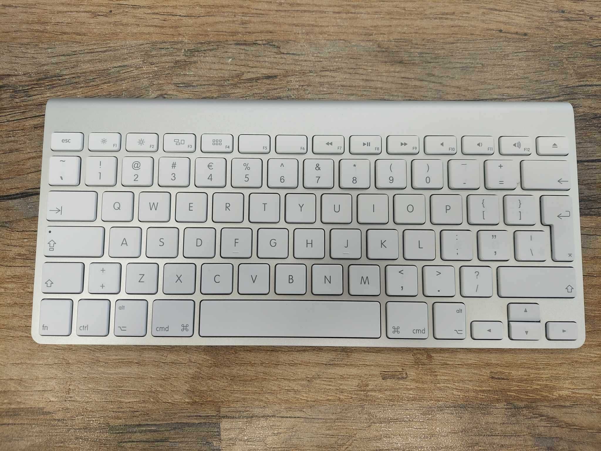 Klawiatura bezprzewodowa Apple Keyboard A1314 biała stan bdb gwarancja