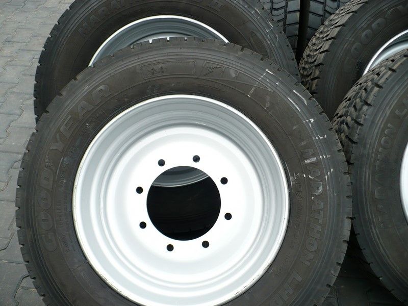 Koła 315/60R22,5 8 Otw do Przyczep D-50 D-55 zamiast opon Dętkowych