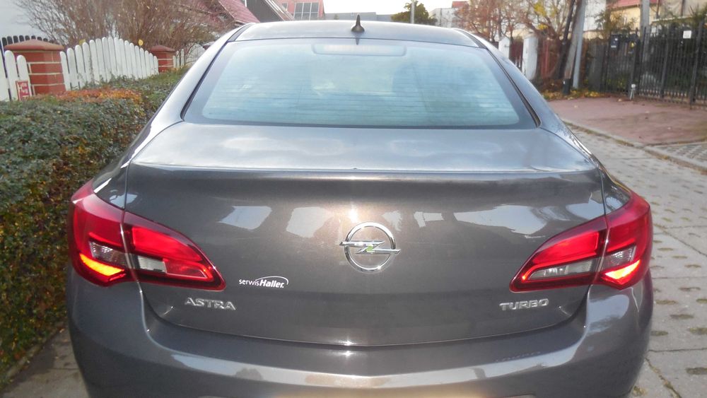 Sprzedam Opel Astra 1.4 Turbo  140 KM 2013