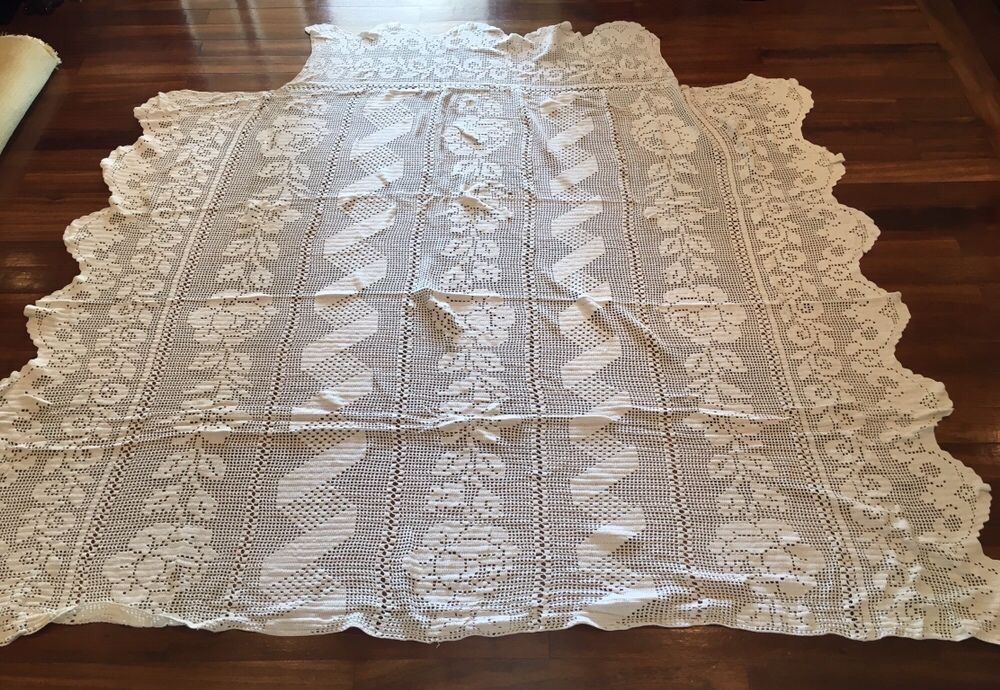 Bordados mão / crochê / renda (colcha cama) - coleccao de família