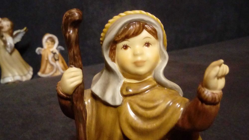 Porcelana,kolekcja,Goebel,figurka,chłopiec