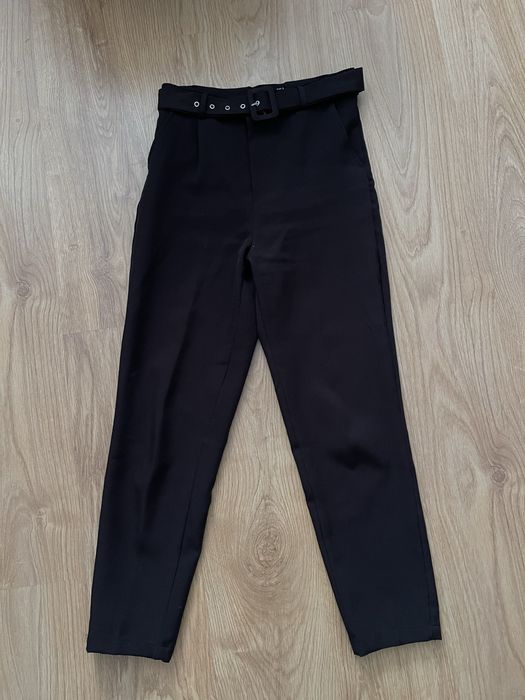 Czarny garnitur damski