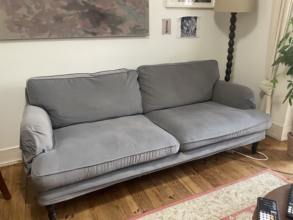Sofa de veludo impecavel muito confortavel