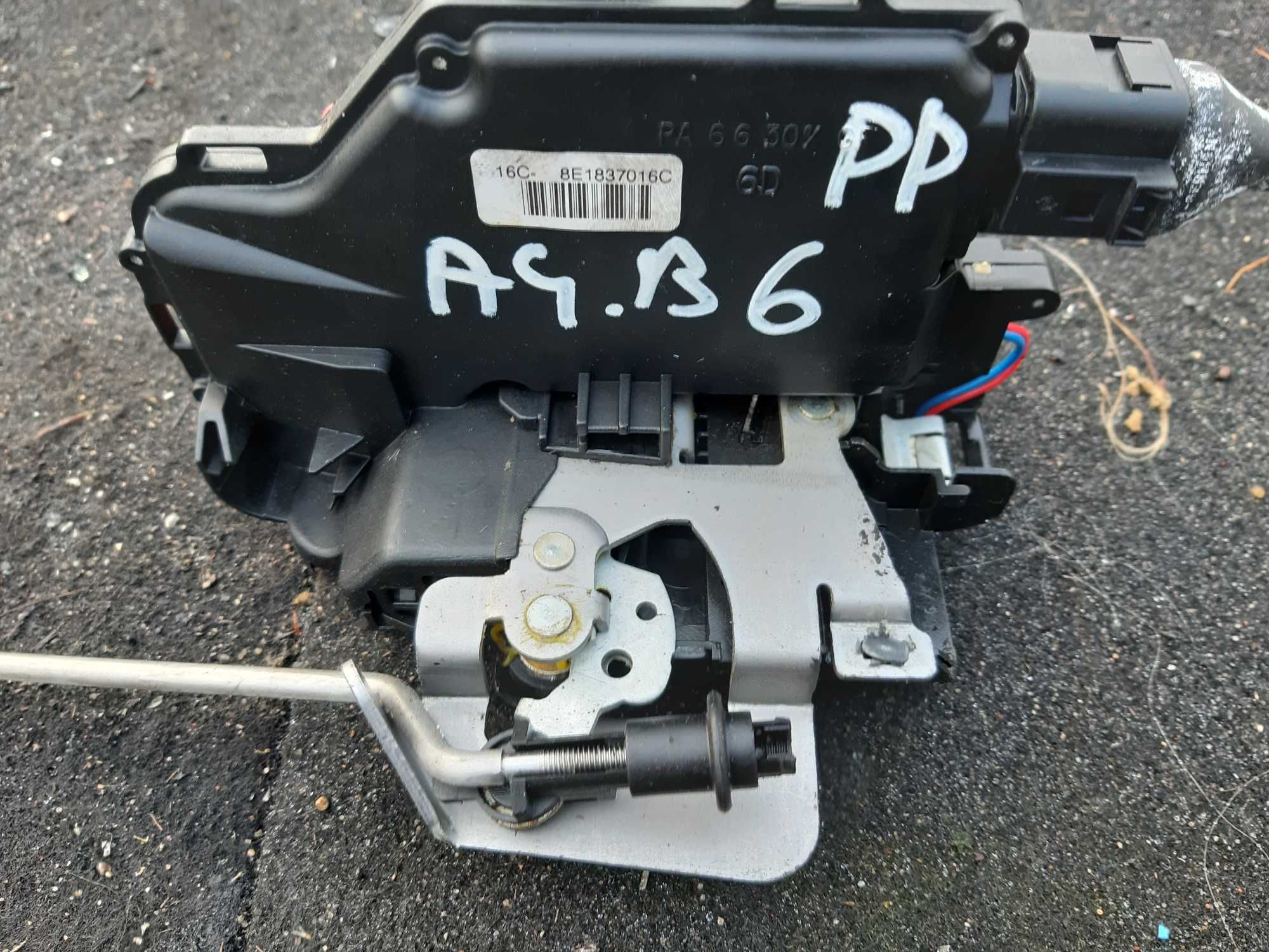 Audi A4B6 A4 B6 Zamek Drzwi Strona Prawy Przód
