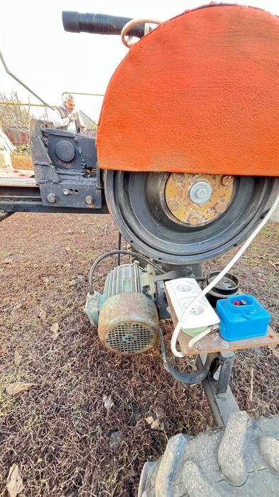 Дровокол рейковий мобільний