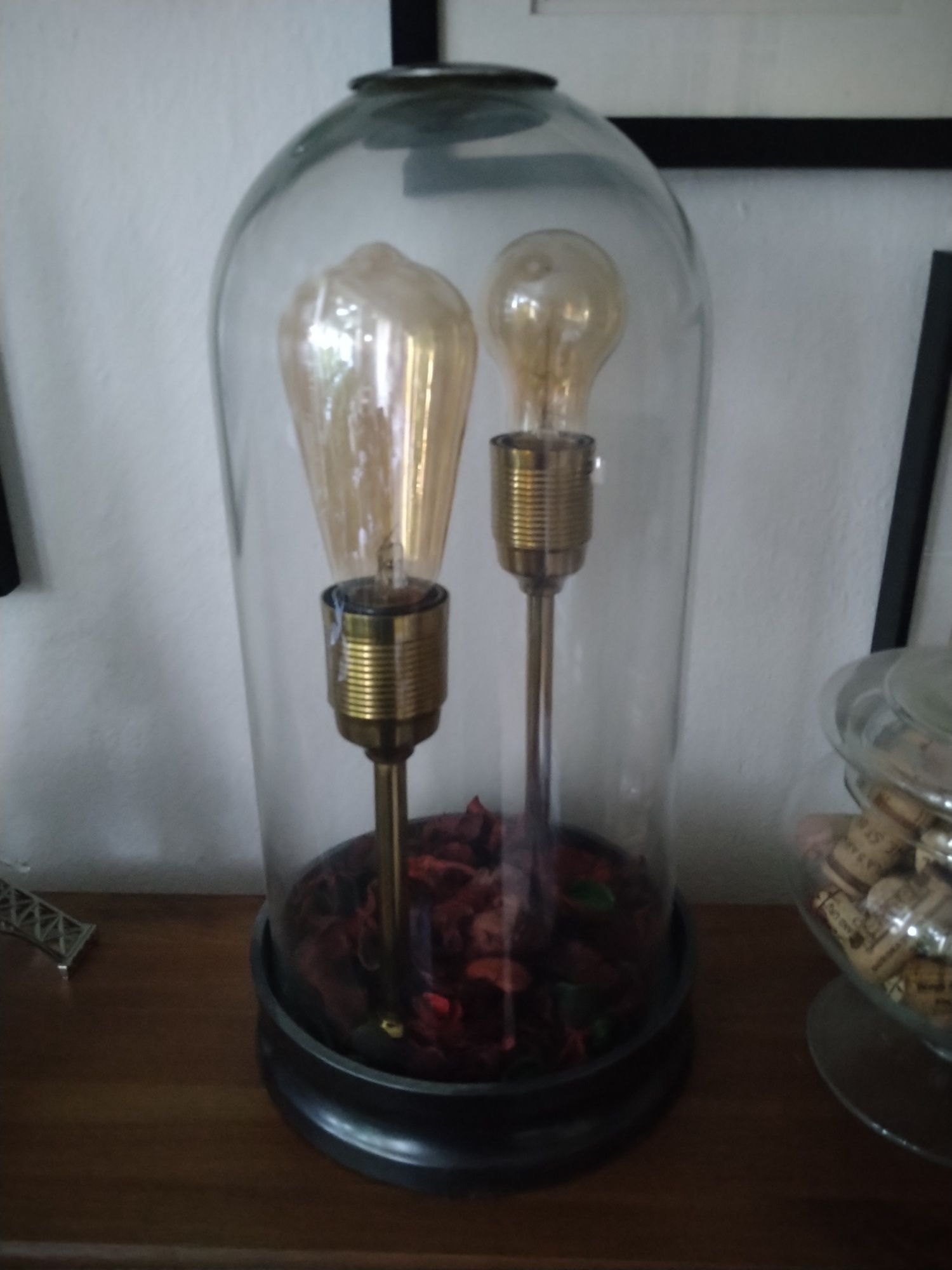 Lamps pod kloszem, w stylu industrialnym z dwiwma zarowkami Edison