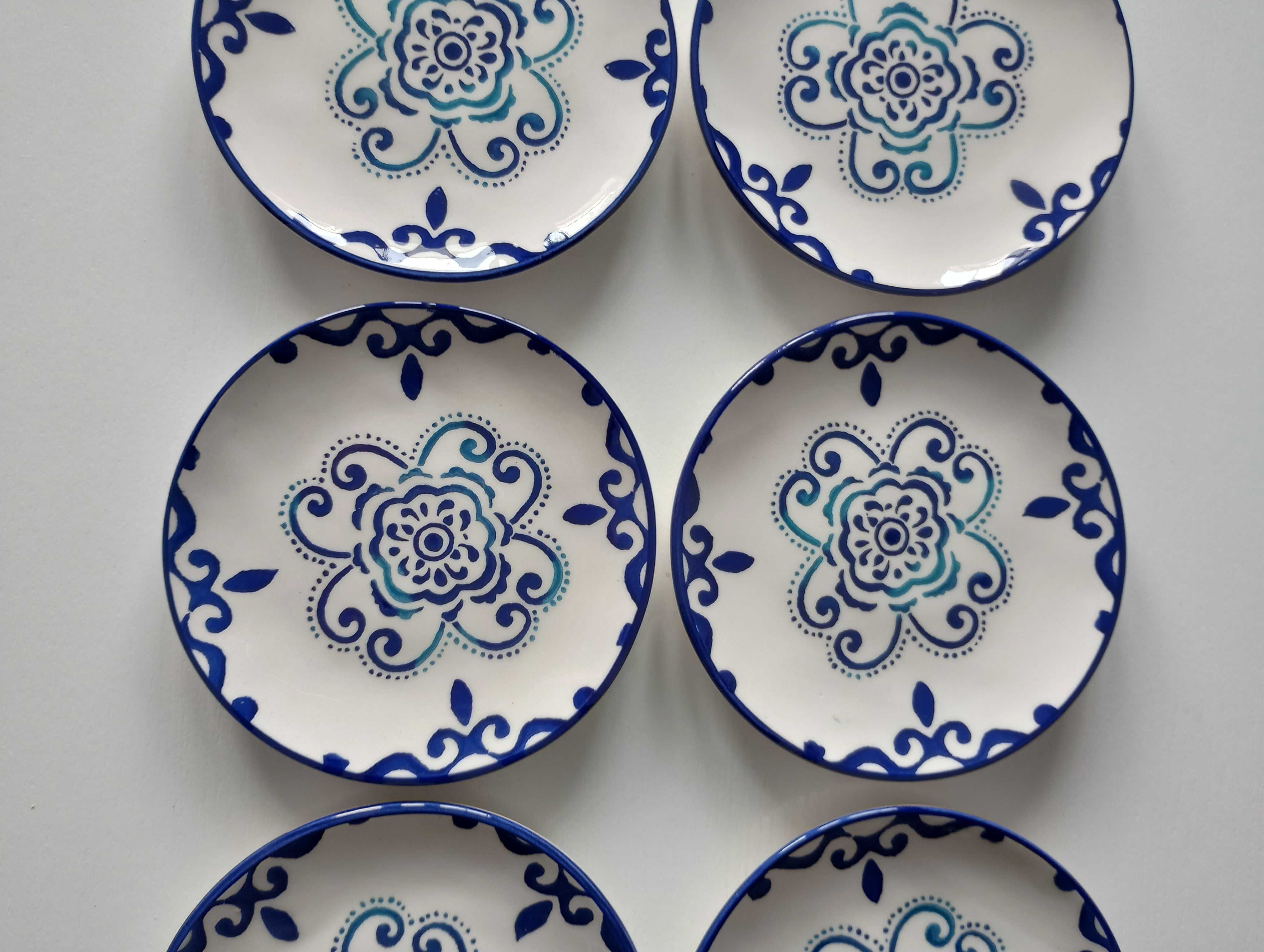 Talerzyki ceramiczne deserowe azulejos białe granatowe marki Kosova