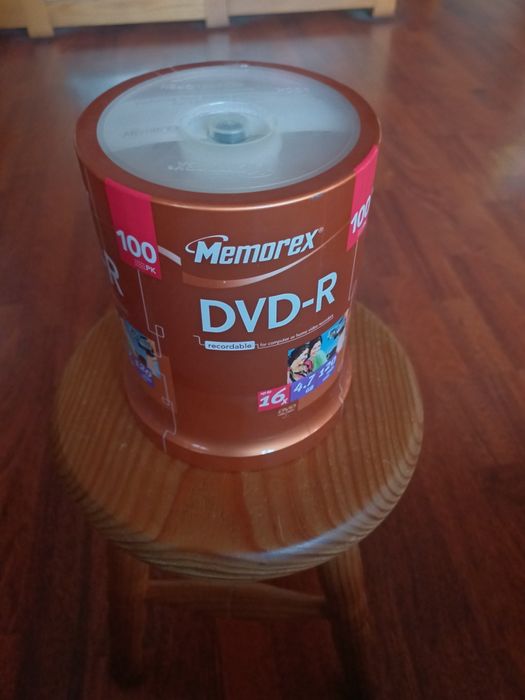 Caixas com 100 dvd-r e 90 cd- r
