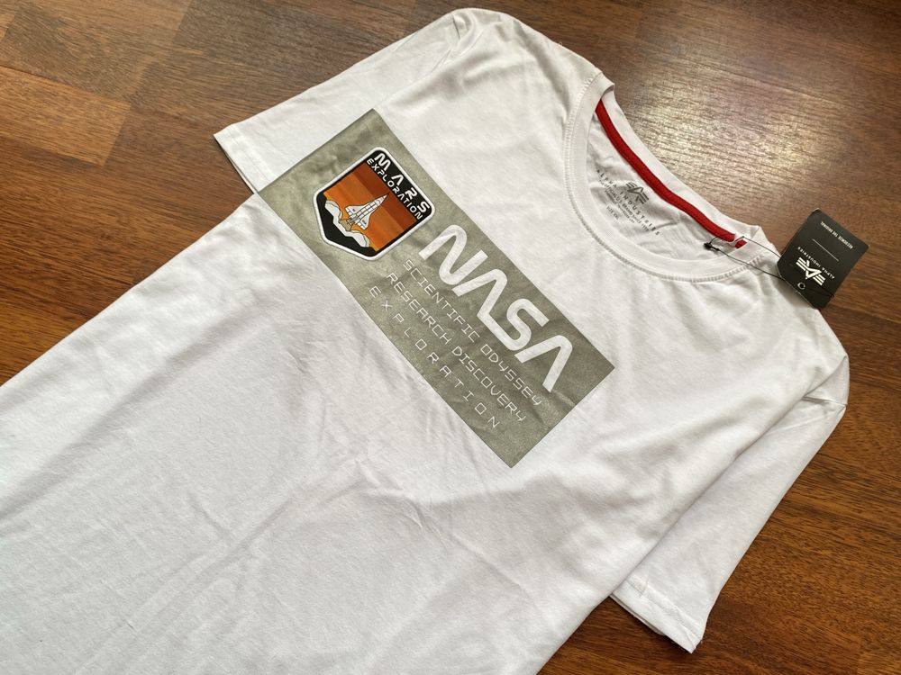 Alpha industries X NASA футболка з великим лого