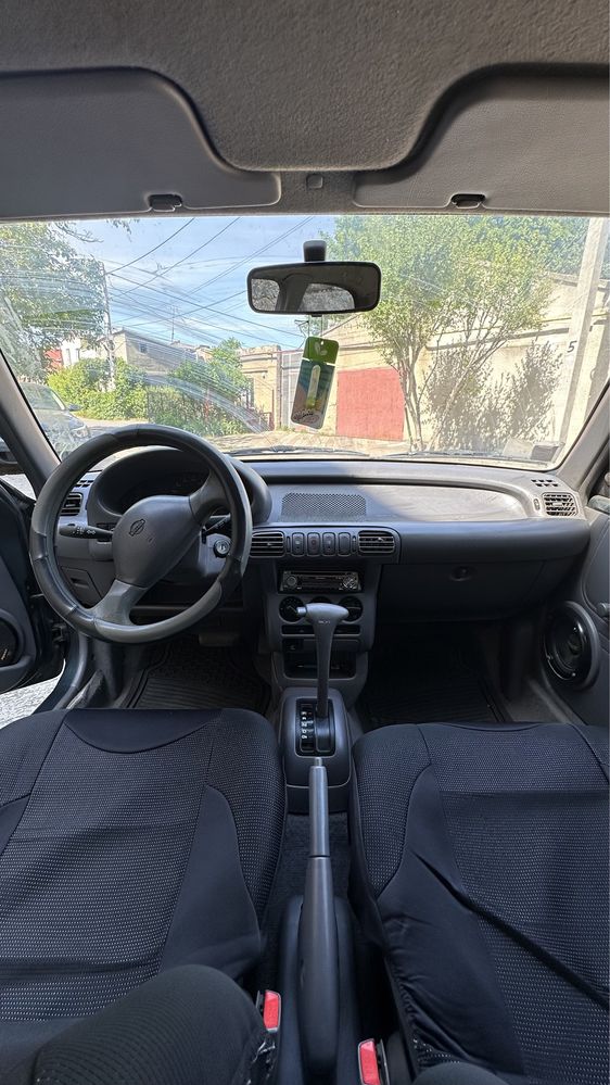 Продам Nissan Micra k11 на автомате экономная