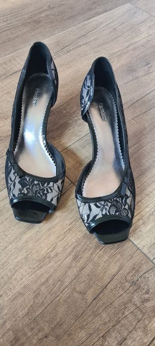 Buty eleganckie na obcasie