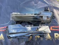 Фари протитуманні ліва права Tesla Y галоген 1507933-00-c 1507932-00-c