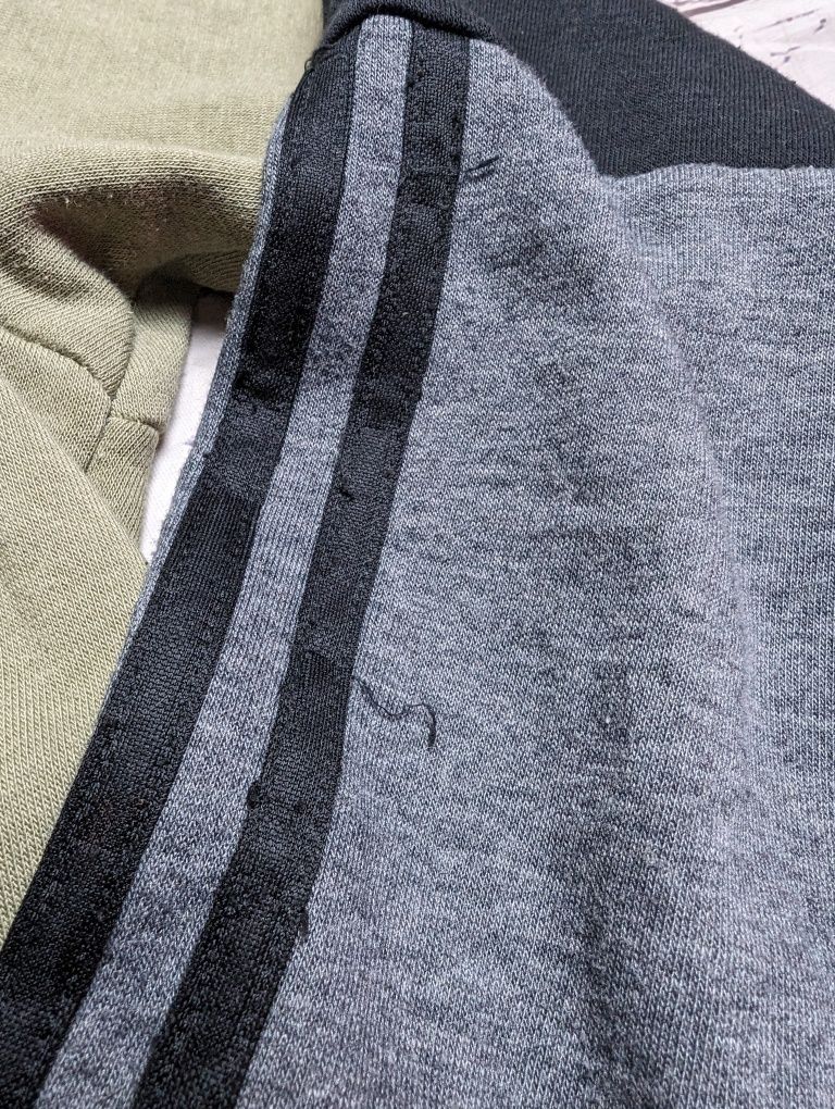 Oliwkowa bluza Adidas hoodie classic logo