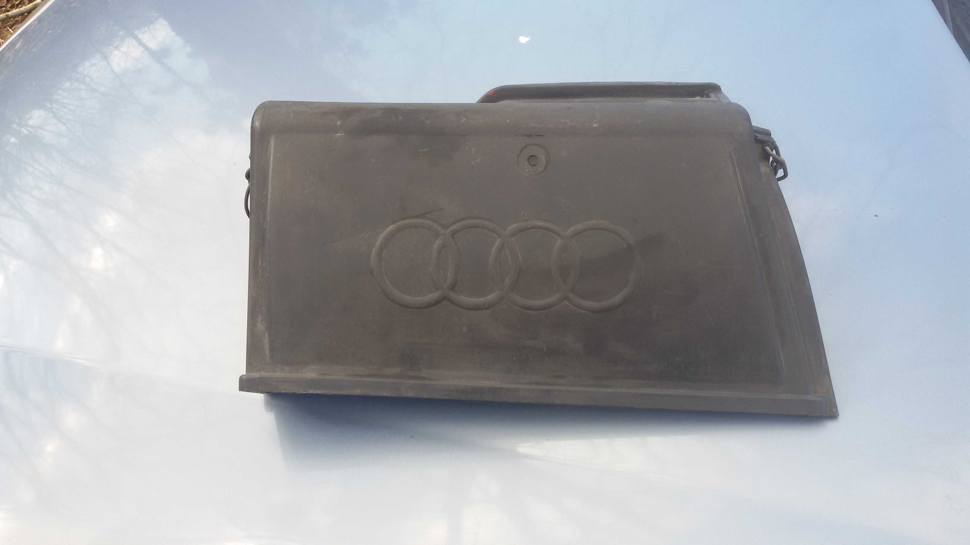 Obudowa akumulatora Audi 80b3 b4