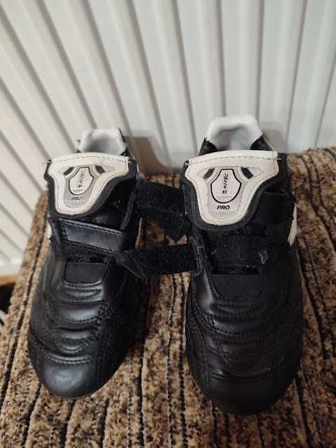 Korki piłkarskie 33 HI-TEC