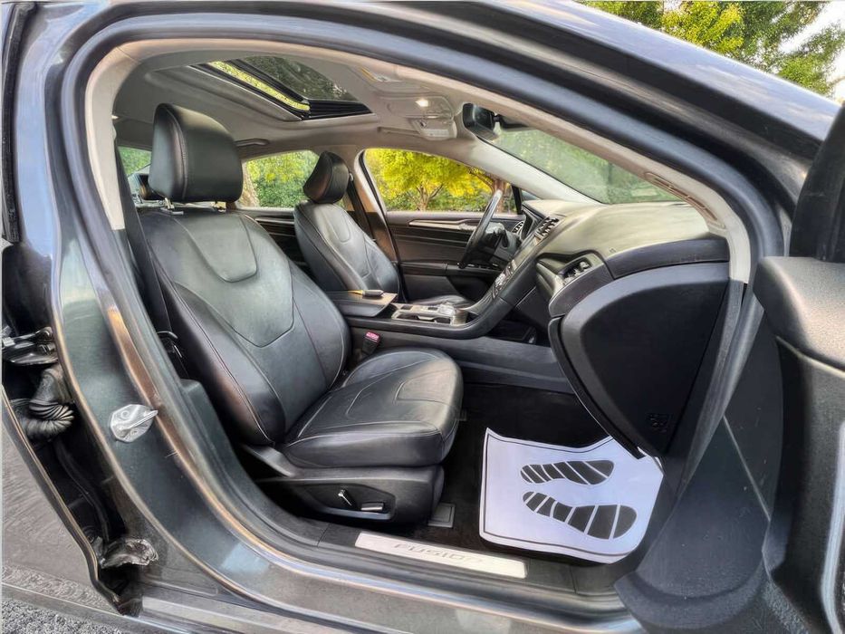 Ford Fusion Titanium      2020