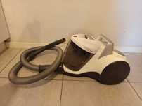 Odkurzacz Hoover BREEZE bezworkowy 700 W