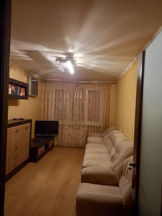 2к.кв. з ремонтом, поруч метро, р-н Одеська