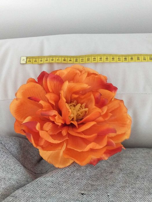 Flores artificiais laranja em tecido Area. Nunca usadas (5)