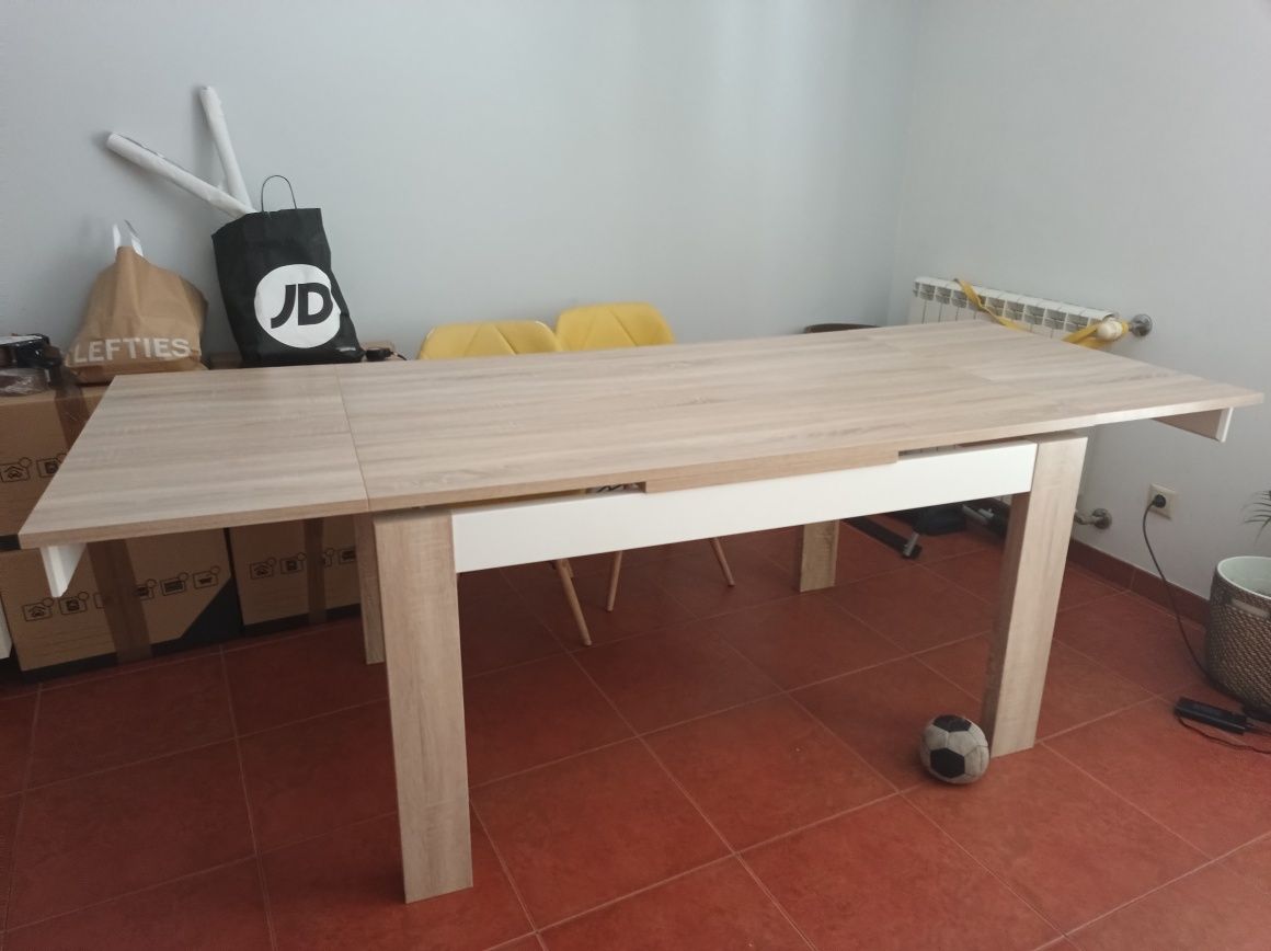 Mesa de jantar extensível