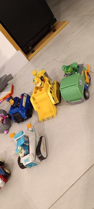 Zestaw Psi Patrol – wieża, pojazdy, figurki, autobus, stan dobr