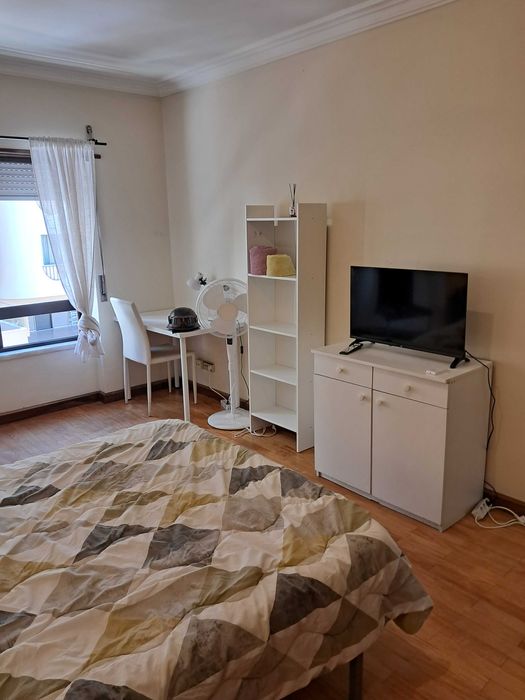 Quartos CASAL espaçosos. Luminosos.Campolide, Centro Lisboa.