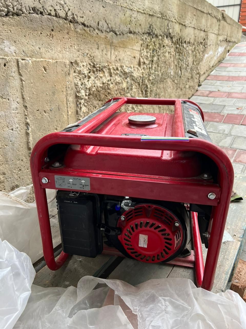 Генератор Einhell TC-PG 2500. Бензиновий