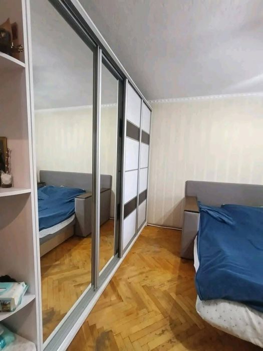 Трикімнатна квартира на другому поверсі