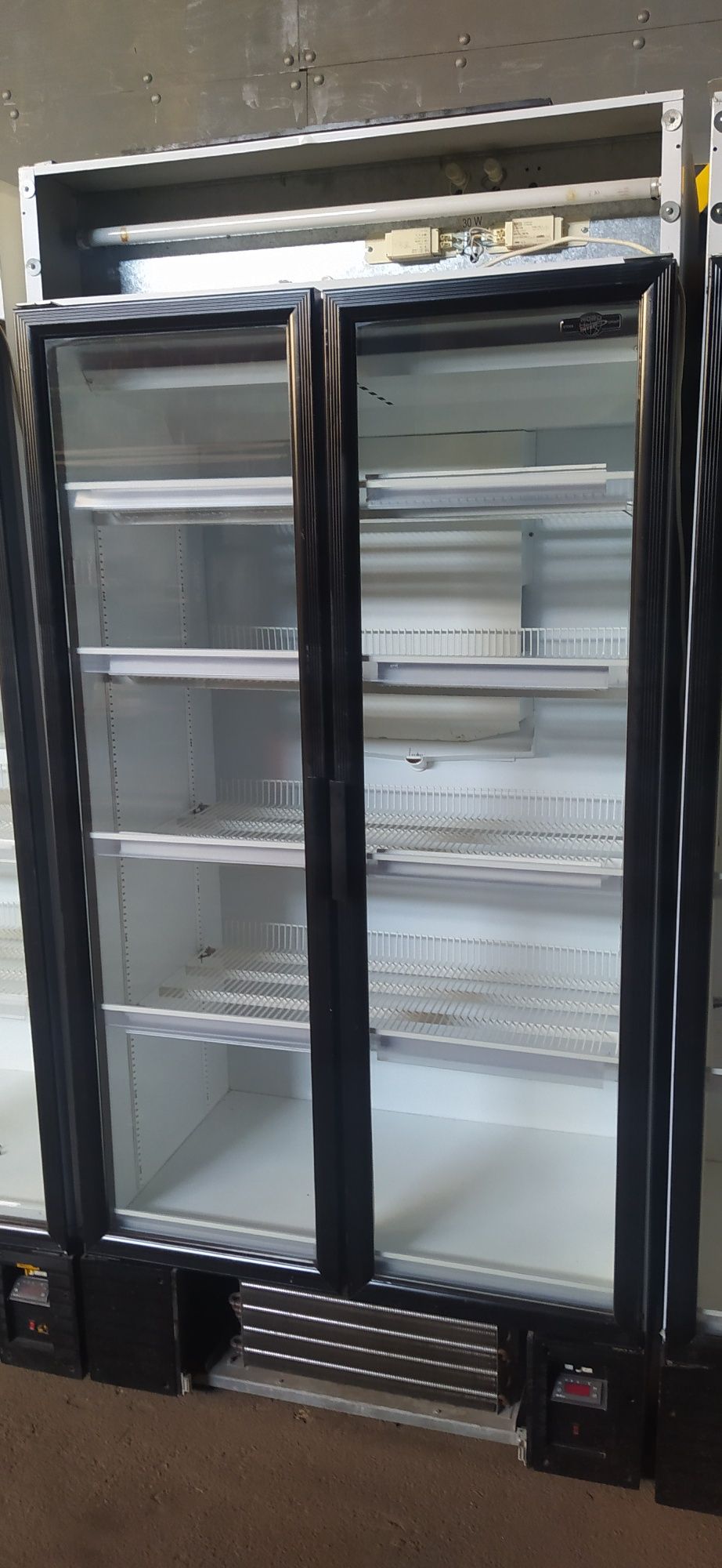 Продам  холодильные шкафы.