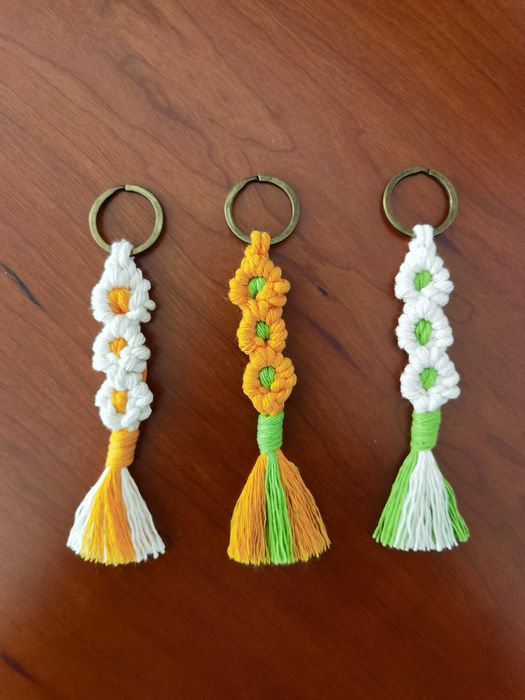 Porta chaves Flores em macramé unidade | NOVO