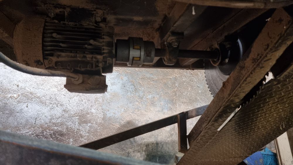 Serra de bancada para madeira