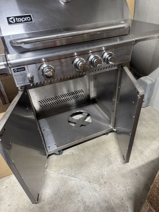 Продам газовый гриль Tepro