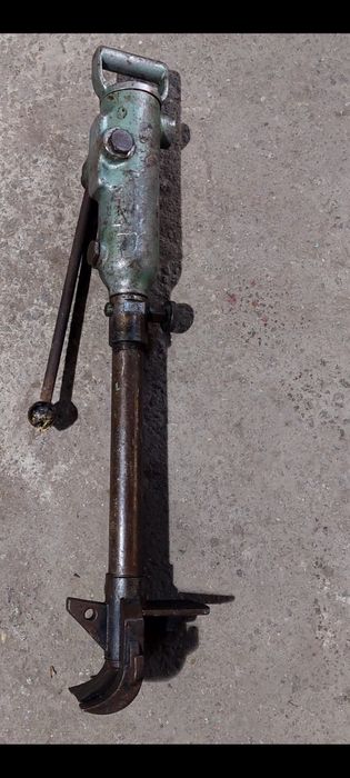 Prença vintage de tirar pneus
