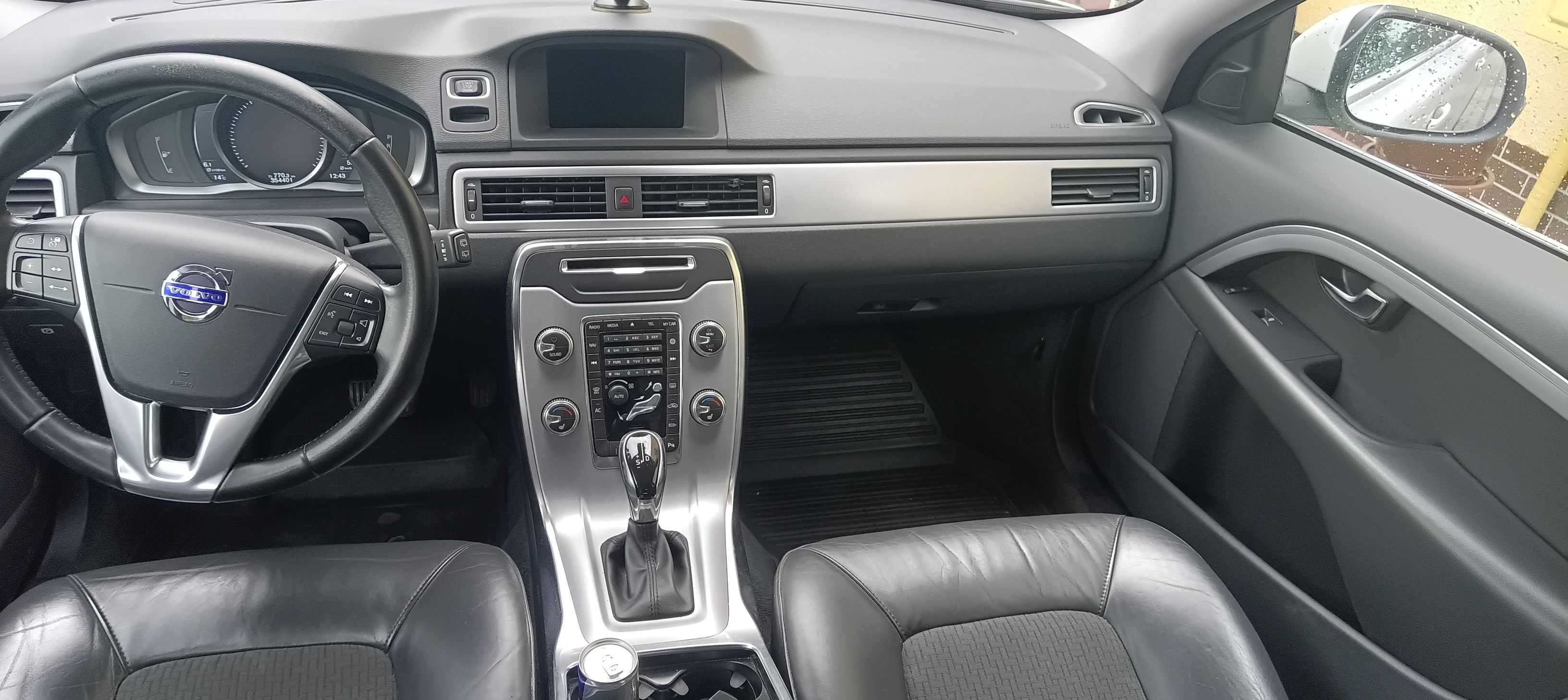 Volvo V70, 180KM, Automat, 2016, zadbany samochód świeżo ze Szwecji