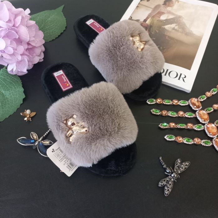 Тапочки жіночі .хутряні капці