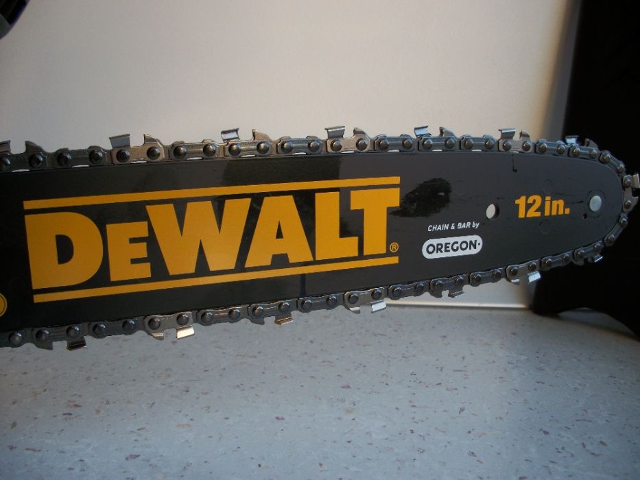 Бесщеточная аккумуляторная цепная пила DEWALT DCCS620B (DCM565)