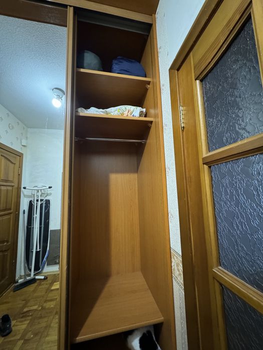 Гардеробна шафа купе