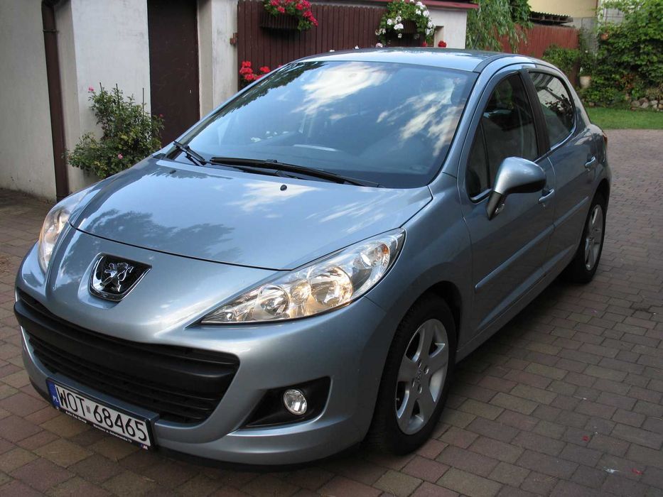 Peugeot 207  1,4 8V benzyna + gaz