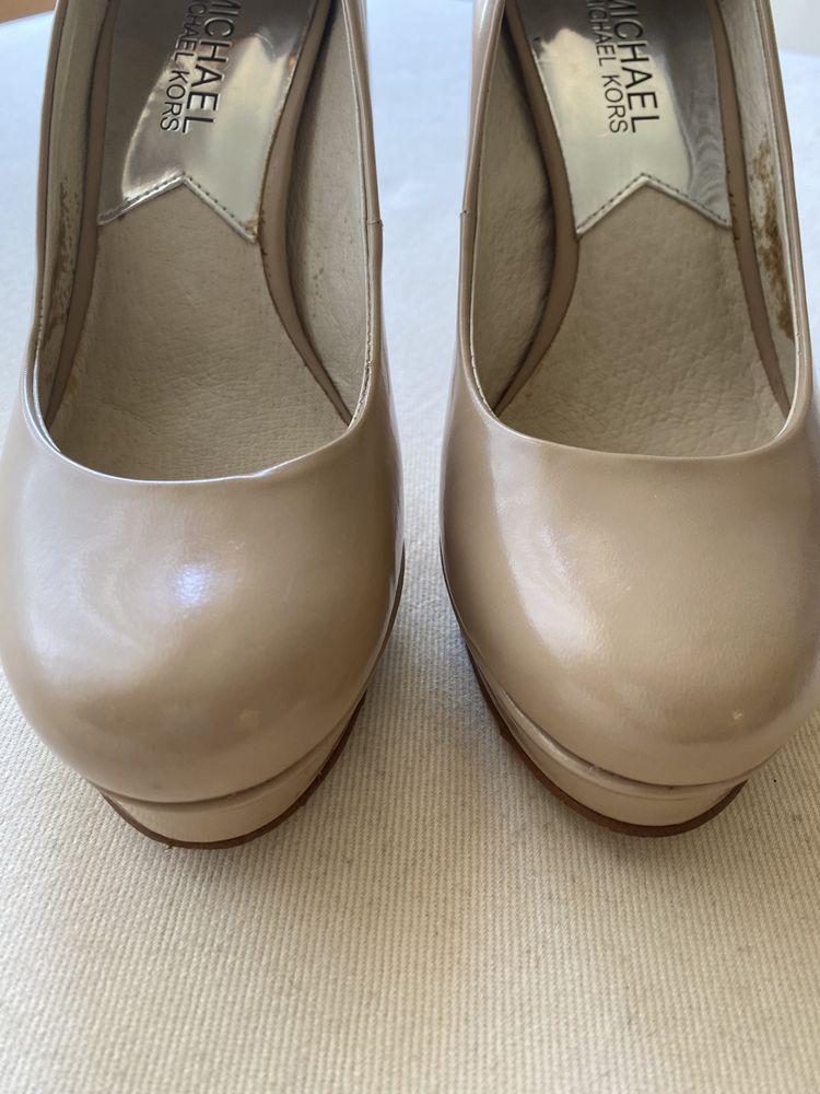 Sapatos Michael Kors Nude, Tamanho 35, Usados apenas uma vez