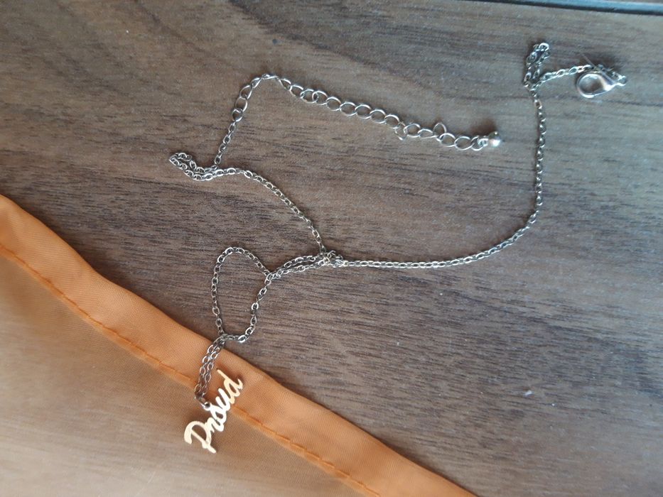 Łańcuszek z zawieszką naszyjnik