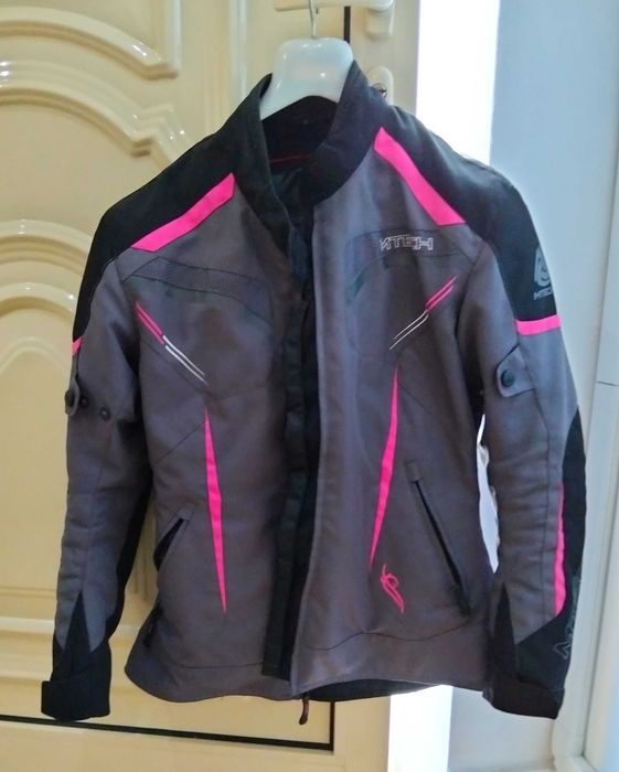 Casaco feminino de mota.