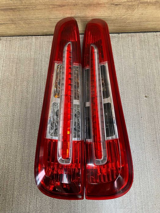 lampy tylne ford c-max lift