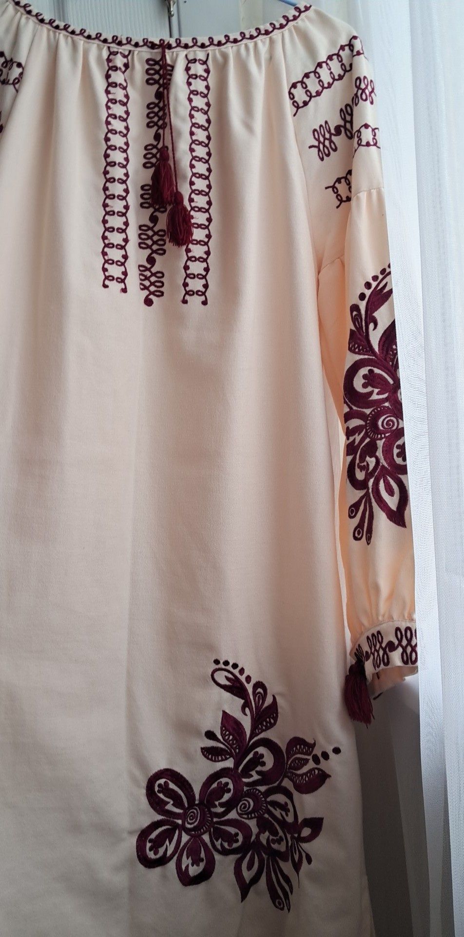 Парні вишиванки(1600грн). Жіноче вишите плаття (L-XL)-950 грн,чоловіча