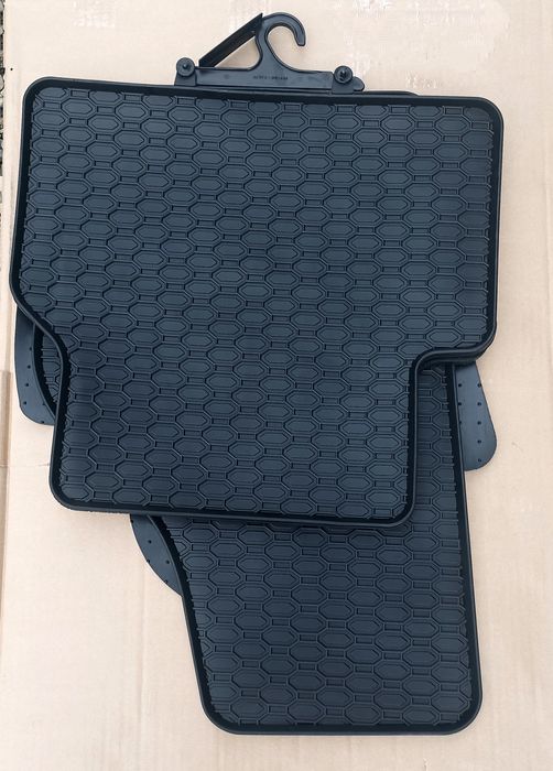 Коврики BMW Килимки БМВ в салон Польща E90 E91 E60 E61 F10 F11 G30 G31