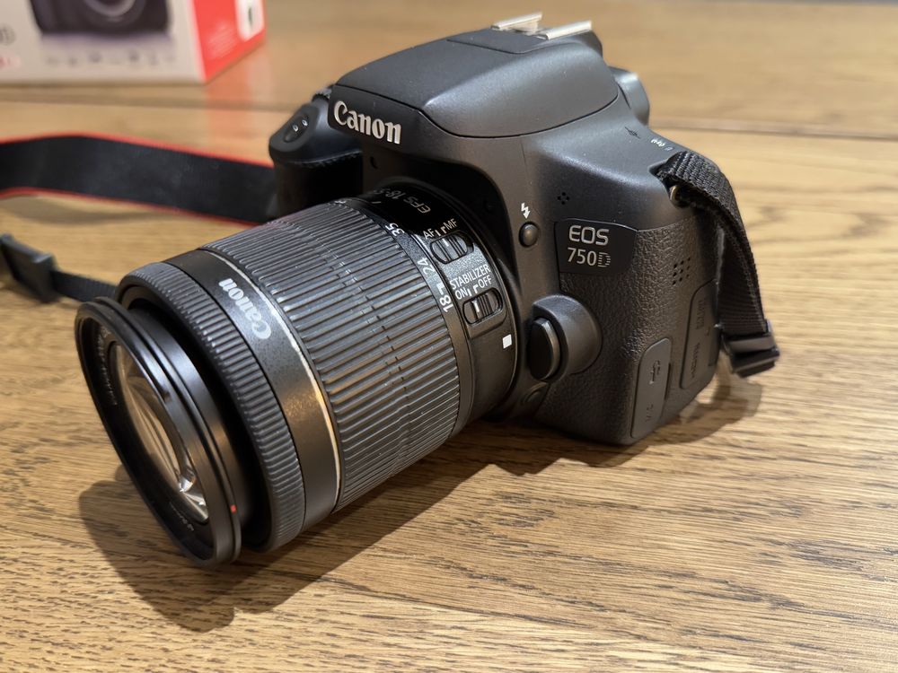 Máquina Canon EOS 750D