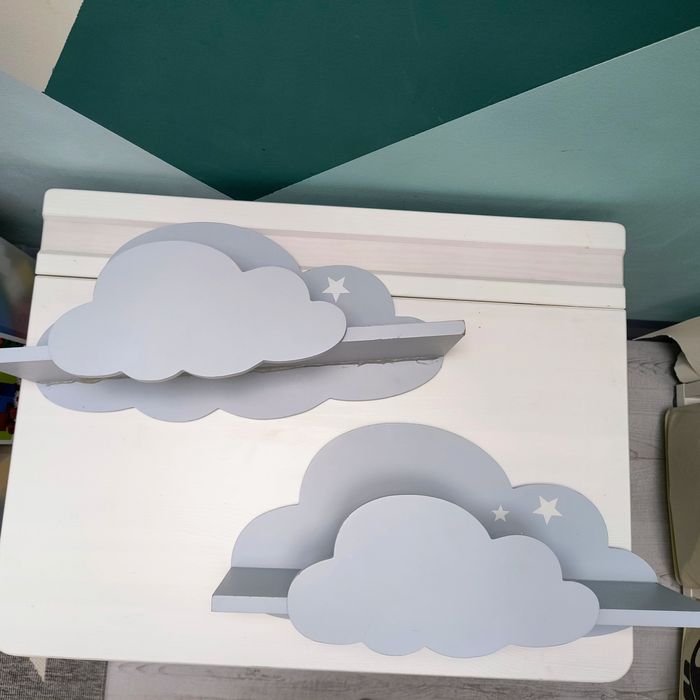 Dwie półeczki chmurki