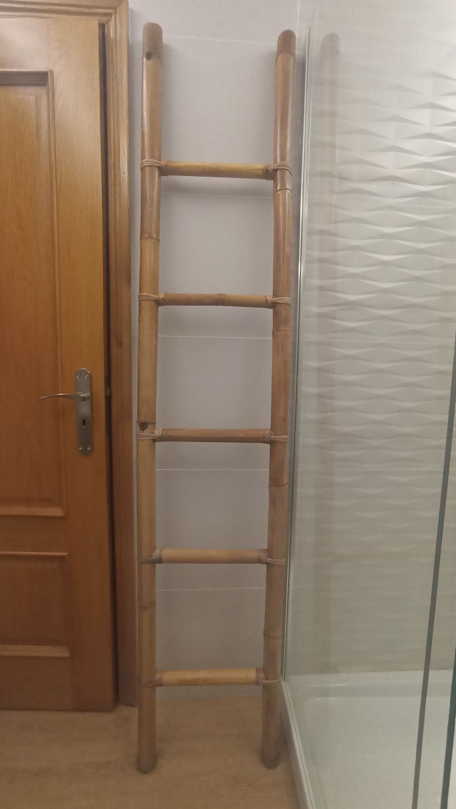 Escada Bambu / toalheiro