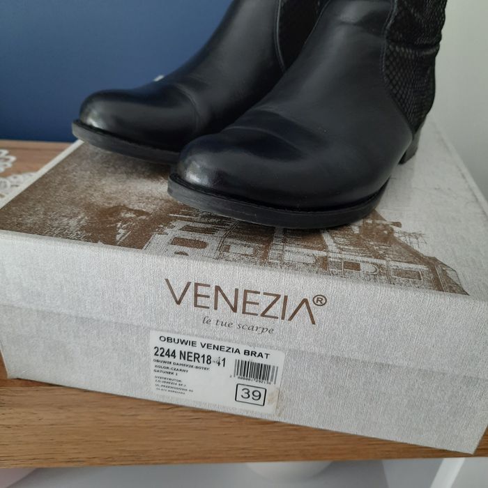 Botki buty VENEZIA r. 39 skóra naturalna zamek wzór wąż