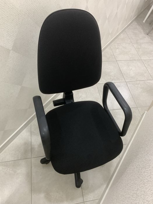 Офісний стул офісне кресло