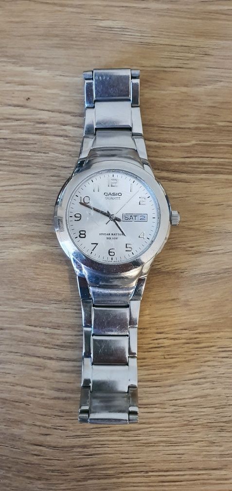 Zegarek Casio 10 lat bateria.